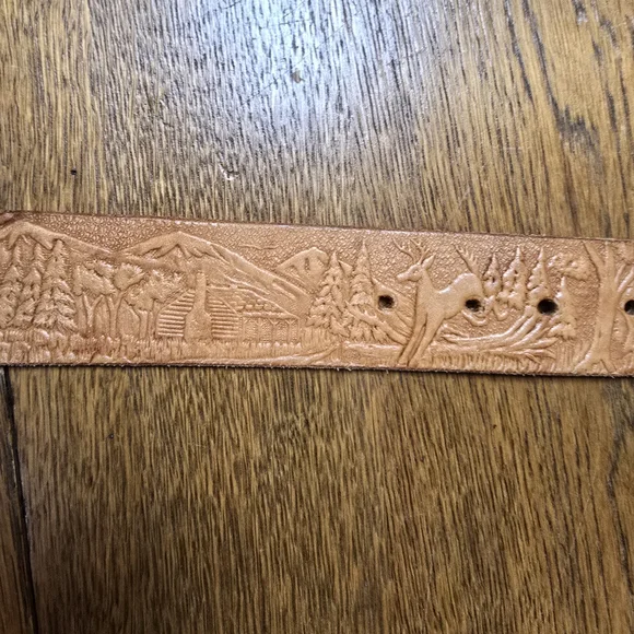 Vintage Western Genuine Leather Tooled Belt Deer Forest Scene Made USA Hunting - Picture 7 of 13